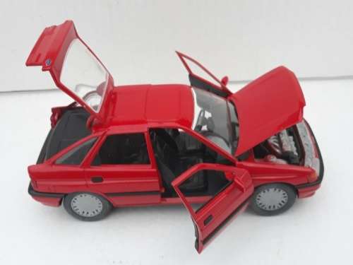 Ford Escort Mk V 1980 red 1/24 Schabak NEW+boxed  #2202 instant wheels