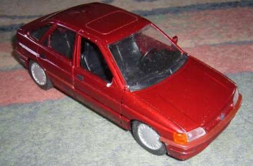 Ford Escort Mk.V 1980 red-metallic 1/24 Schabak NEW+boxed  #2203 instant wheels