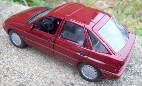 Ford Escort Mk.V 1980 red-metallic 1/24 Schabak NEW+boxed  #2203 instant wheels