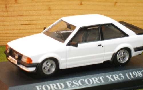 Ford Escort Mk III XR3 1985 white 1/43 Corgi NEW+boxed  #5906 instant wheels