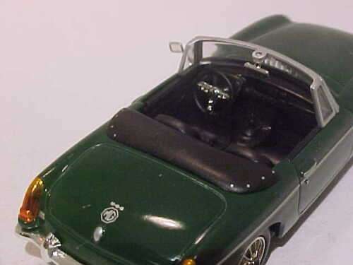 MGB Mk II 1962 British Racing Green 1/43 IXO/DelPrado NEWinBlister  #5238 instant wheels