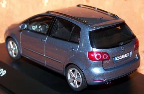 Volkswagen Golf VI Plus 4-door2009 sharkblue 1/43Schuco NEW+boxed  #5249 instant wheels