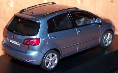 Volkswagen Golf VI Plus 4-door2009 sharkblue 1/43Schuco NEW+boxed  #5249 instant wheels
