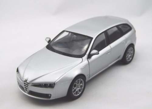 Alfa Romeo 159 Sportwagon 2008 silver 1/24 Welly NEW+boxed  #2215 instant wheels