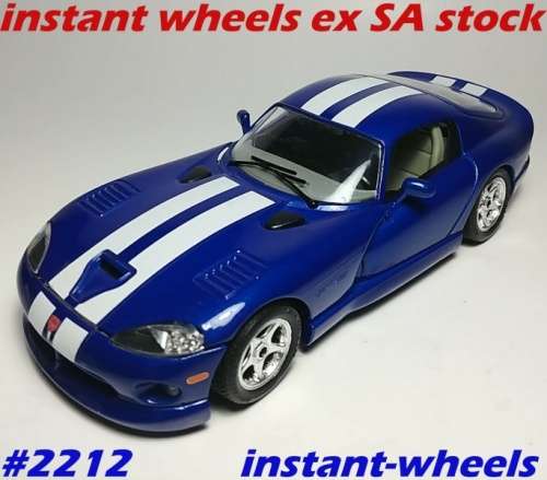 Dodge Viper GTS 1996 1/24 Bburago/Italia NEW+boxed FREE Delivery extremely rare #2212 instant wheels