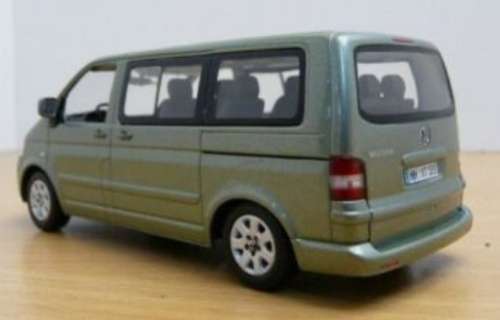 Volkswagen T5 Multivan 2003 green-met 1/43 Minichamps NEW+boxed  #5233 instant wheels