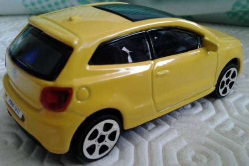 Volkswagen Polo V GTI 6R 2014 yellow Bburago/IT 1:43 NEW+boxed   #5307 instant wheels