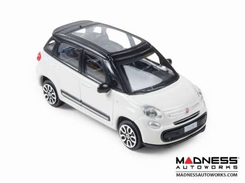 Fiat 500 L minivan 2013 white+black 1:43 Bburago/IT NEW+boxed  #5308 instant wheels