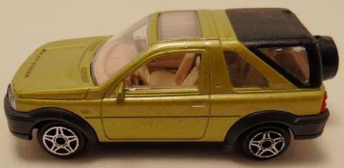 Land Rover F reelander 2009 beige-met 1:43 Bburago/IT NEW+boxed #5309 instant wheels