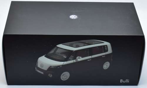 Volkswagen Bulli 2011 red+white Norev 1:18 NEW+boxed  #8014 instant wheels