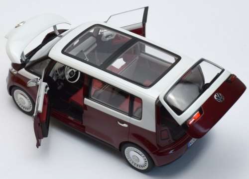 Volkswagen Bulli 2011 red+white Norev 1:18 NEW+boxed  #8014 instant wheels