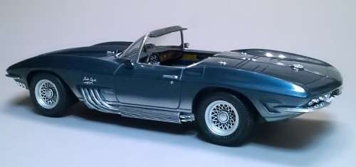 Chevrolet Corvette Mako Shark 1963 blue+silvr 1/24 Ertl NEW+boxed  #2227 instant wheels