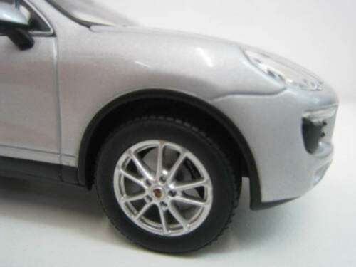 Porsche Cayenne 2014 silver 1/43 Minichamps NEW+boxed  #5327 instant wheels