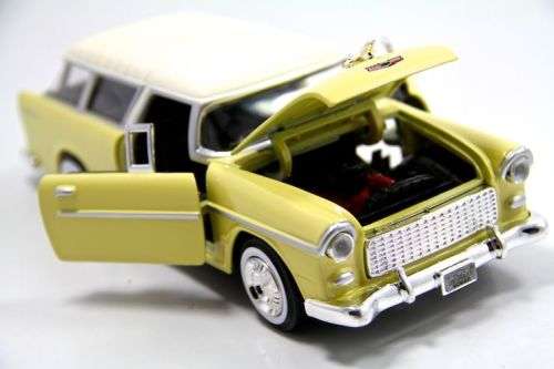 Chevrolet Bel Air Nomad 1955 lt. yellow 1/24 Motormax NEW+boxed  #2229 instant wheels