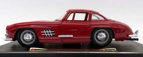 Mercedes-Benz 300 SL Gullwing 1954 red 1/24 Bburago NEW+boxed  #2230 instant wheels
