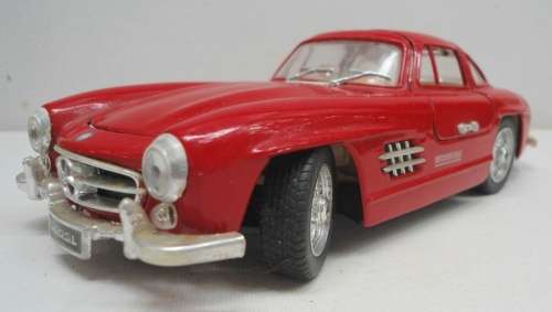 Mercedes-Benz 300 SL Gullwing 1954 red 1/24 Bburago NEW+boxed  #2230 instant wheels