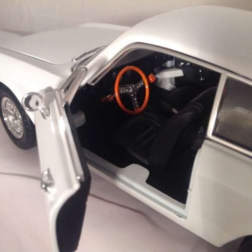 Alfa Romeo Giulia Sprint GTA 1965 white 1/18 RoadSignature NEW+boxed #8956 instant wheels