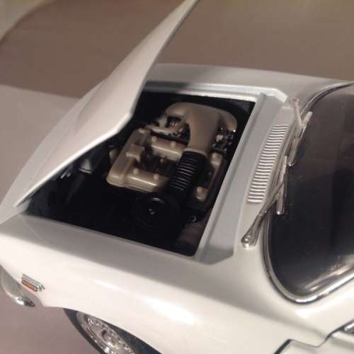Alfa Romeo Giulia Sprint GTA 1965 white 1/18 RoadSignature NEW+boxed #8956 instant wheels
