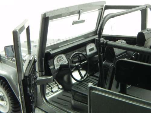 Toyota Landcruiser FJ40 open 1984 silver 1/24 Motormax NEW+boxed  #2234 instant wheels