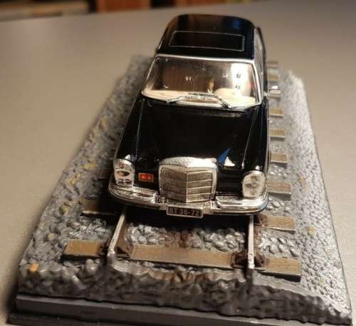 Mercedes-Benz 250SE (W108) 007/JBond Octopussy 1/43 IXO NEW+boxed  #4060 instant wheels