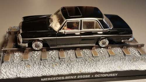 Mercedes-Benz 250SE (W108) 007/JBond Octopussy 1/43 IXO NEW+boxed  #4060 instant wheels