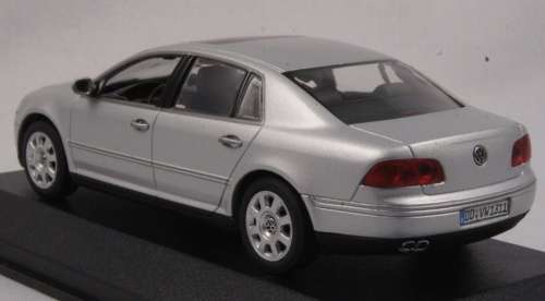 Volkswagen Phaeton 2007 silver 1/43 Minichamps NEW+boxed  #4170 instant wheels