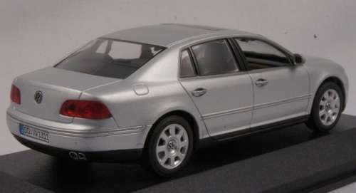 Volkswagen Phaeton 2007 silver 1/43 Minichamps NEW+boxed  #4170 instant wheels