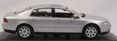 Volkswagen Phaeton 2007 silver 1/43 Minichamps NEW+boxed  #4170 instant wheels