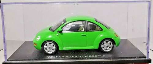 Volkswagen New Beetle 2002 green 1/43 Revell metal NEW+boxed  #4193 instant wheels