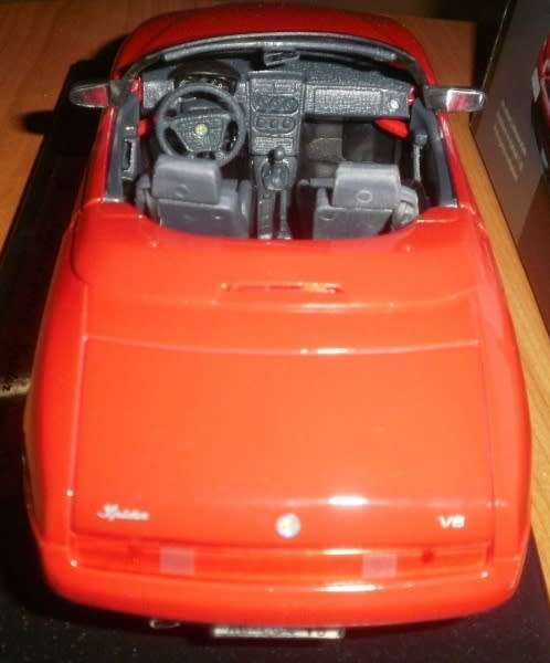 Alfa Romeo Spider 1995 red 1/18 Maisto/Tchibo NEW+boxed  #8061 instant wheels