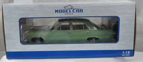Mercedes-Benz 220D (W115) 1972 lt.green 1/18 MCG NEW+boxed  #8354 instant wheels