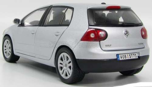 Volkswagen Golf V 2008 silver 1/18 Bburago NEW+boxed  #8822 instant wheels