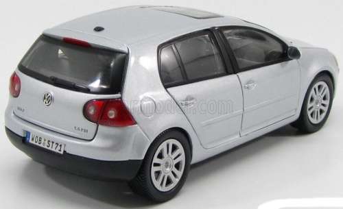 Volkswagen Golf V 2008 silver 1/18 Bburago NEW+boxed  #8822 instant wheels