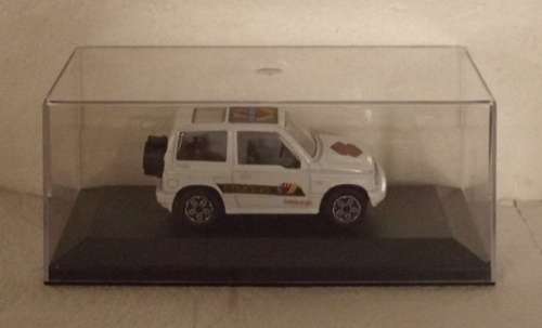 Suzuki Vitara 1989 white 1/43 Bburago/Italia NEW+showcased  #5358 instant wheels