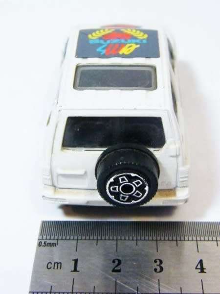 Suzuki Vitara 1989 white 1/43 Bburago/Italia NEW+showcased  #5358 instant wheels