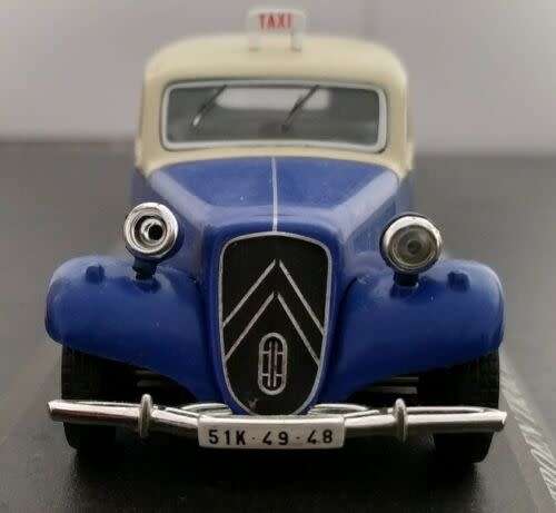 Citroen Traction 11 1955  famous SaigonTaxi 1/43 IXO NEW+showcase  #5367 instant wheels