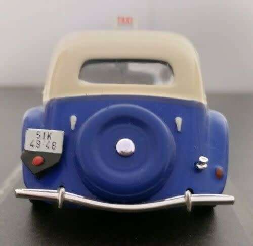 Citroen Traction 11 1955  famous SaigonTaxi 1/43 IXO NEW+showcase  #5367 instant wheels