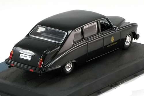 Daimler Limousine 1968 black 007/JBond Casino 1/43 IXO NEW+boxed  #5401 instant wheels