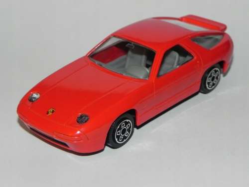 Porsche 928 S4 1986 red 1/43 Bburago/Italia NEW+showcased  #5407 instant wheels