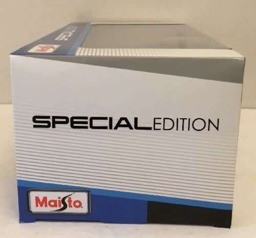 Chevrolet Camaro SS396 1968 lt.blue-met 1/18 Maisto NEW+boxed  #8973 instant wheels