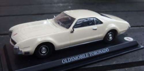 Oldsmobile Tornado 1966 cream 1/43 IXO NEWinBlister  #5459 instant wheels