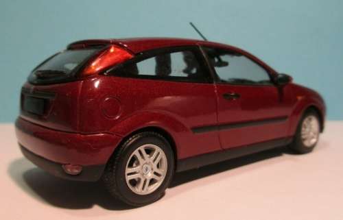 Ford Focus (3-door) 1998 maroon 1/43 Minichamps NEW+showcased  #5479 instant wheels
