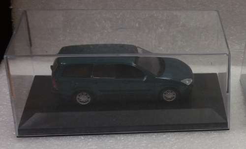 Ford Focus Mk.1 Estate 1998 green 1/43 Minichamps NEW+showcased  #5481 instant wheels