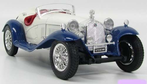 Alfa Romeo 2300 Spider 1932 white w. blue 1/18 Bburago NEW+boxed  #8872 instant wheels