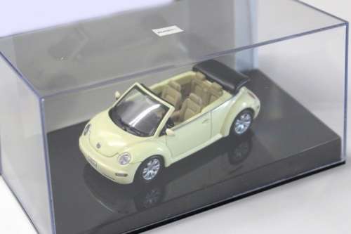 Volkswagen New Beetle Cabrio 2005 cream 1/43 AUTOart NEW+boxed  #5492 instant wheels