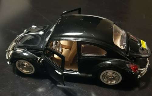 Volkswagen Beetle 1300 1966 black 1:24 Motormax NEW+boxed  #2278 instant wheels
