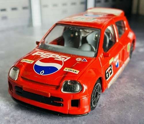 Renault Clio trophy Rally #63 red 1998 1/43 Bburago NEW+reblistered  #5669 instant wheels