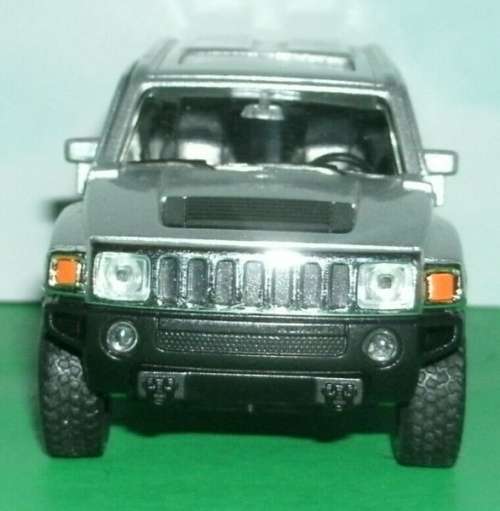 Hummer H3 SUV 2019 silver 1/43 Welly NEW+reblistered  #5743 instant wheels