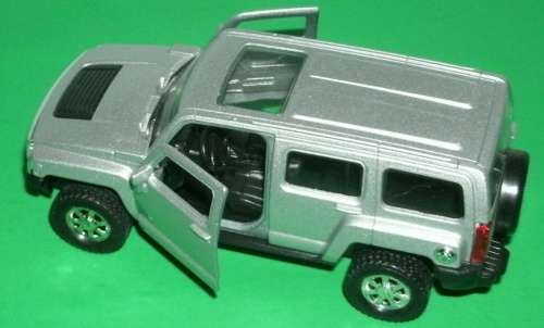 Hummer H3 SUV 2019 silver 1/43 Welly NEW+reblistered  #5743 instant wheels