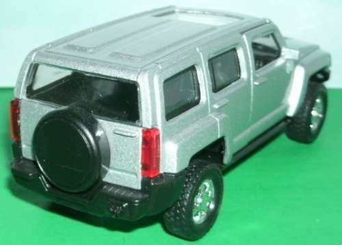Hummer H3 SUV 2019 silver 1/43 Welly NEW+reblistered  #5743 instant wheels
